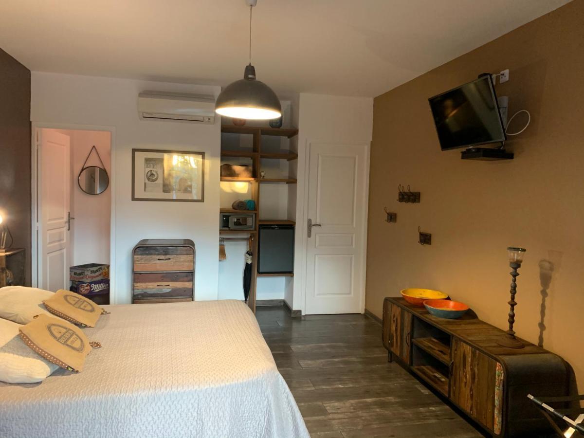 Maison D'Hotes Cote Lagon Сен-Пиер Екстериор снимка