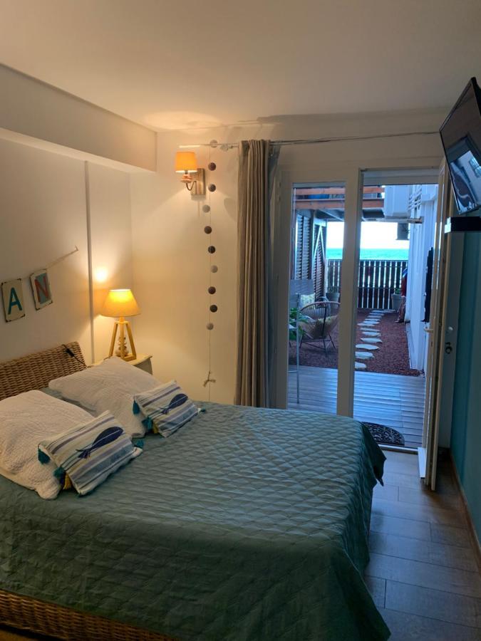 Maison D'Hotes Cote Lagon Сен-Пиер Екстериор снимка