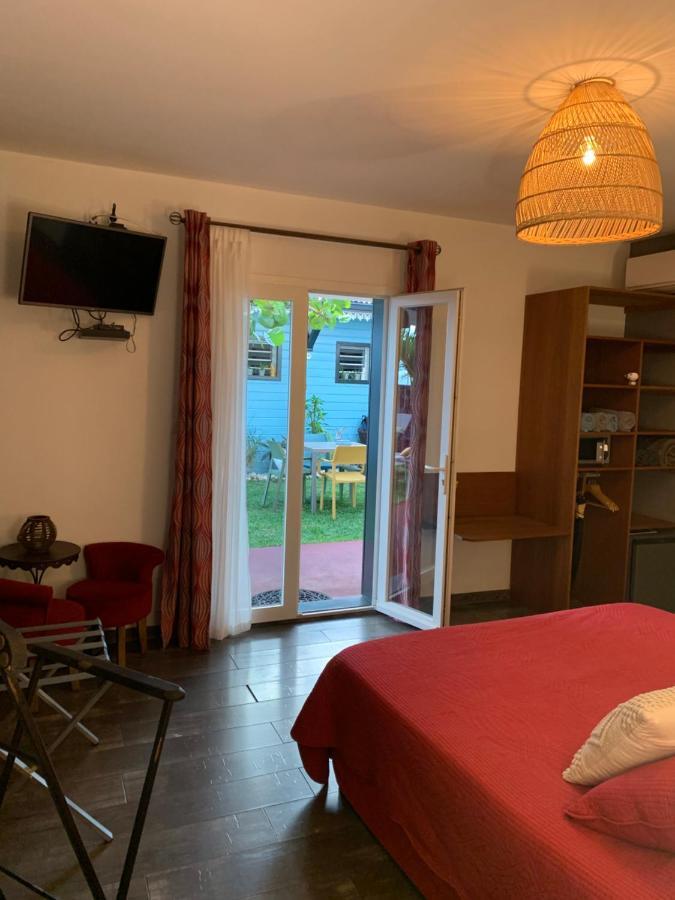 Maison D'Hotes Cote Lagon Сен-Пиер Екстериор снимка
