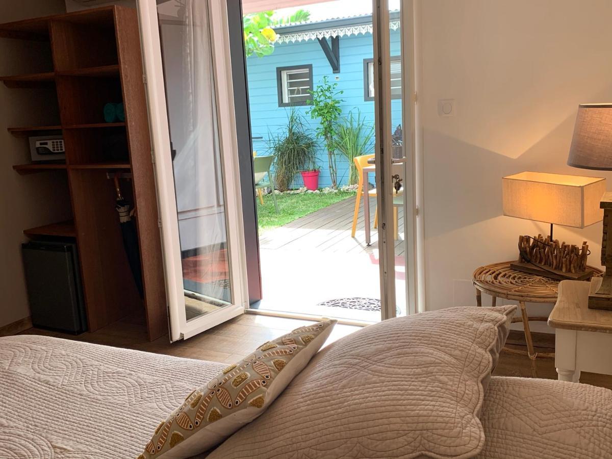Maison D'Hotes Cote Lagon Сен-Пиер Екстериор снимка