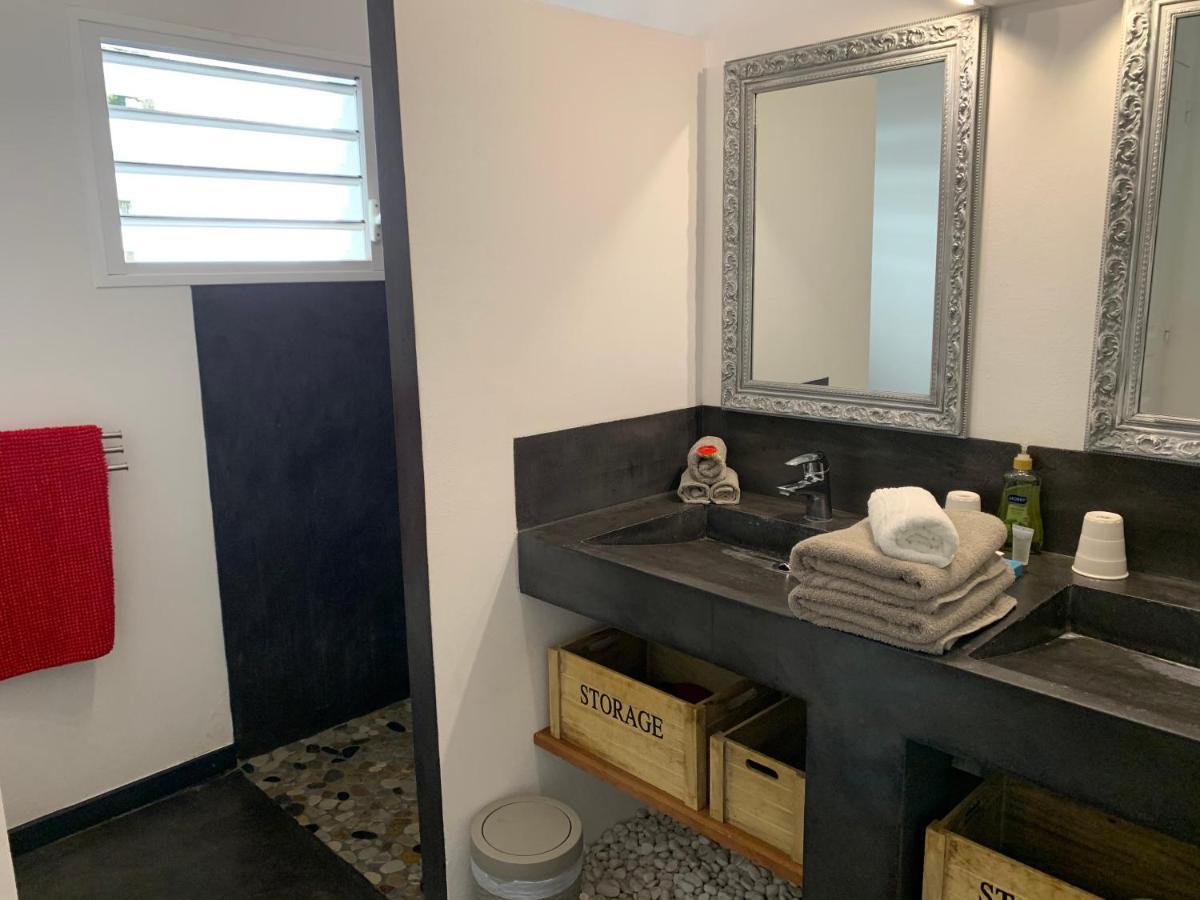 Maison D'Hotes Cote Lagon Сен-Пиер Екстериор снимка