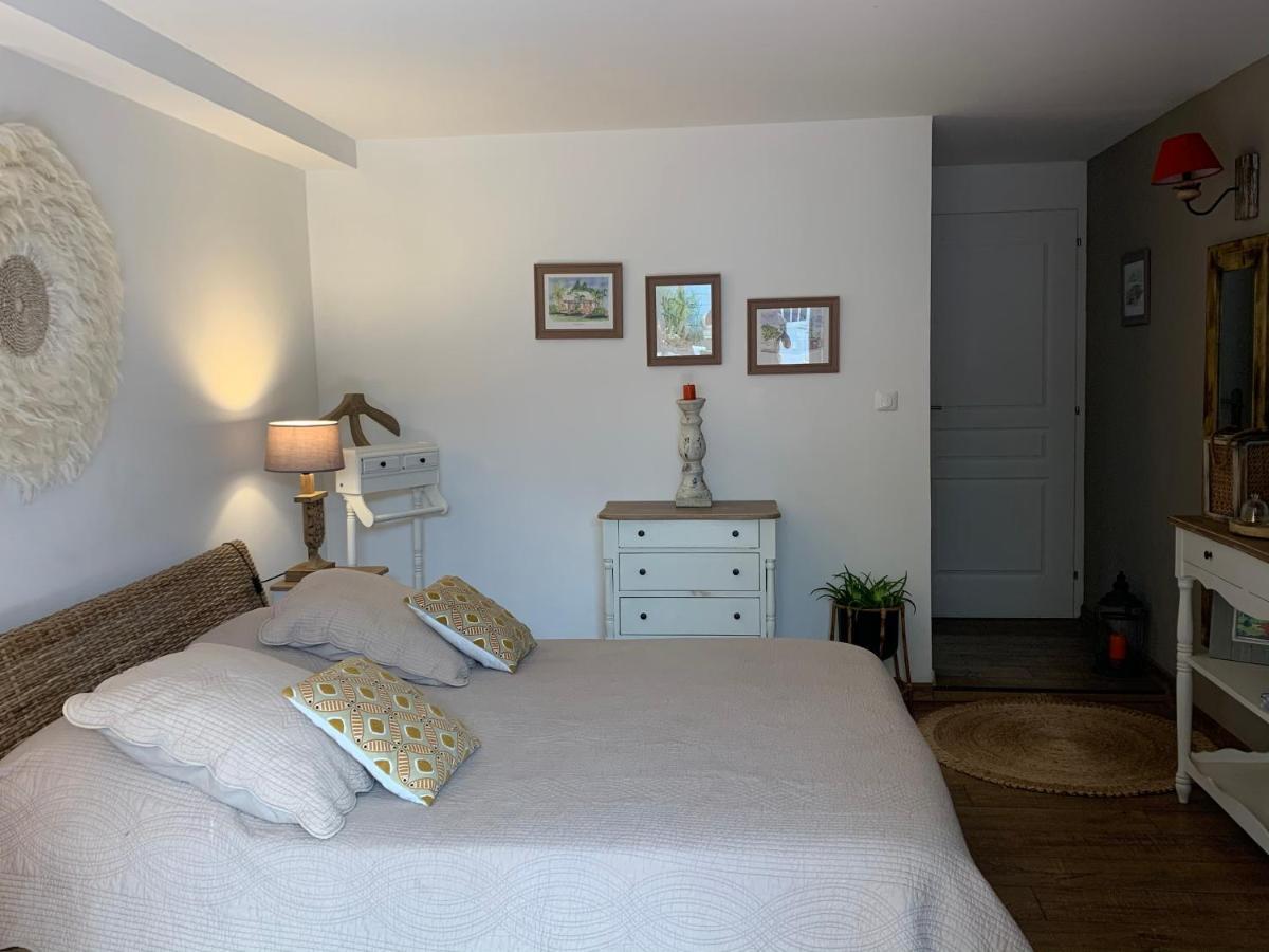 Maison D'Hotes Cote Lagon Сен-Пиер Екстериор снимка