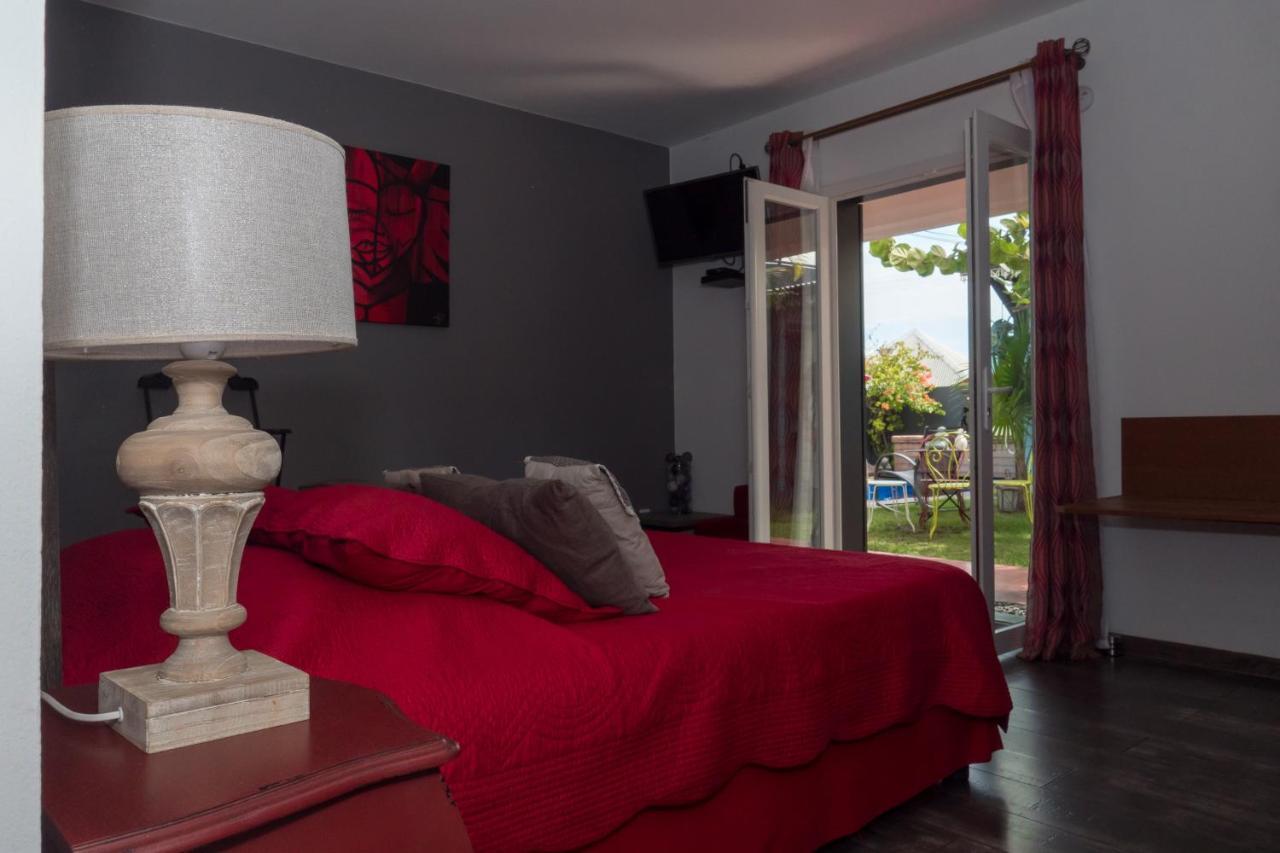 Maison D'Hotes Cote Lagon Сен-Пиер Екстериор снимка